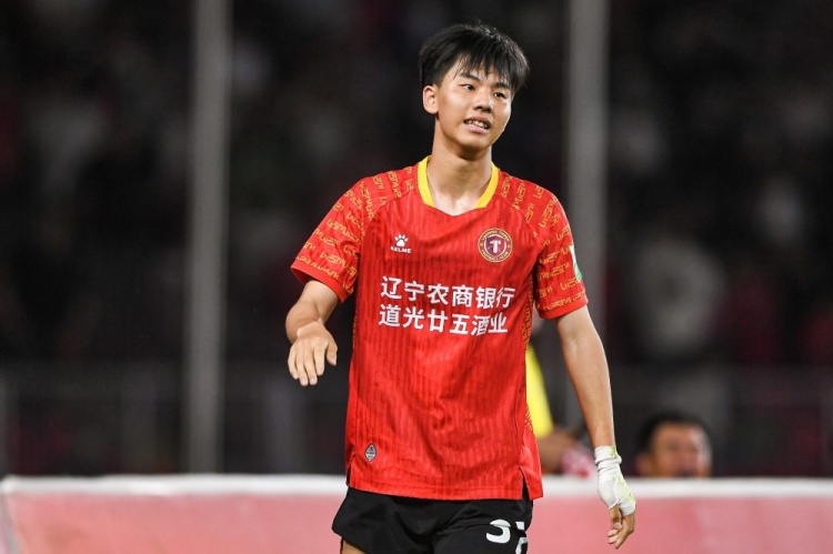 开云电子-好消息！苗原：铁人18岁高中锋张家鸣获得伯恩利U21队试训邀请